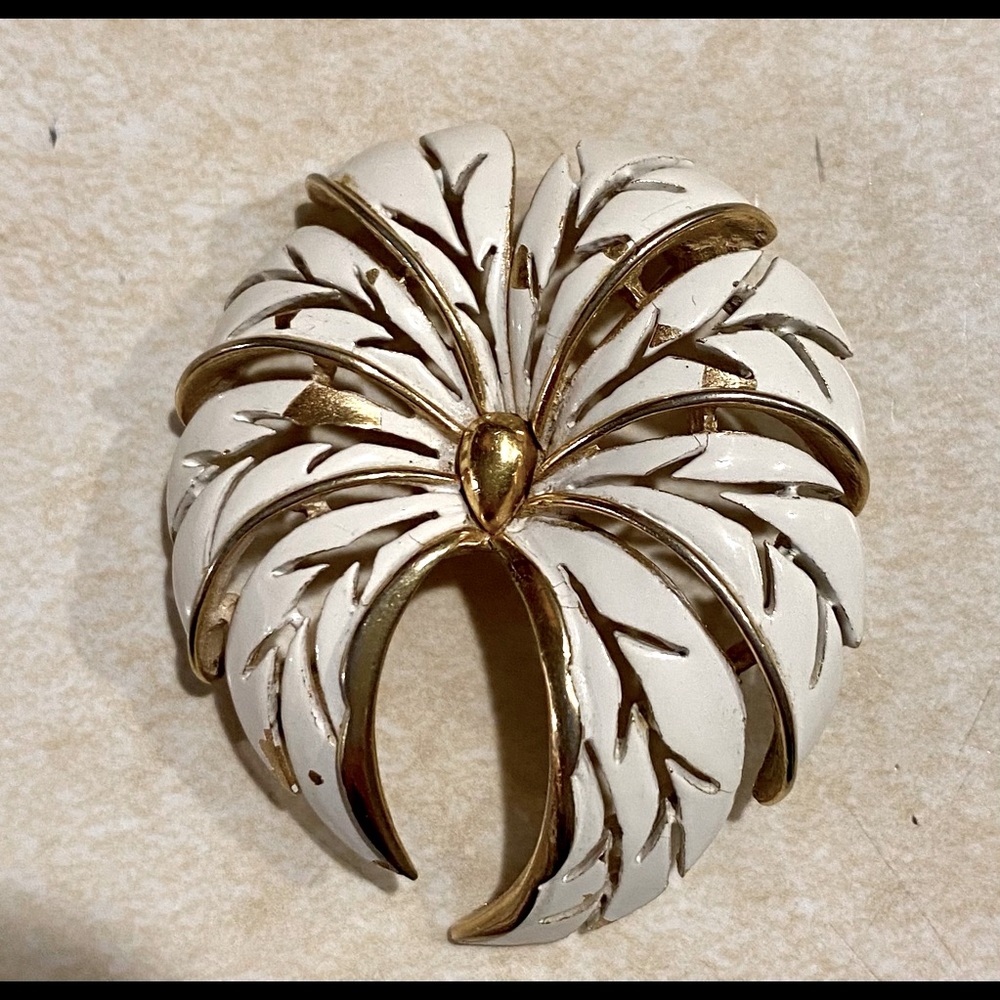 Brooch